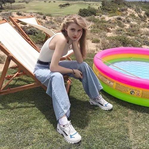 欧美头像奶茶女孩图片,时尚与甜蜜的完美融合